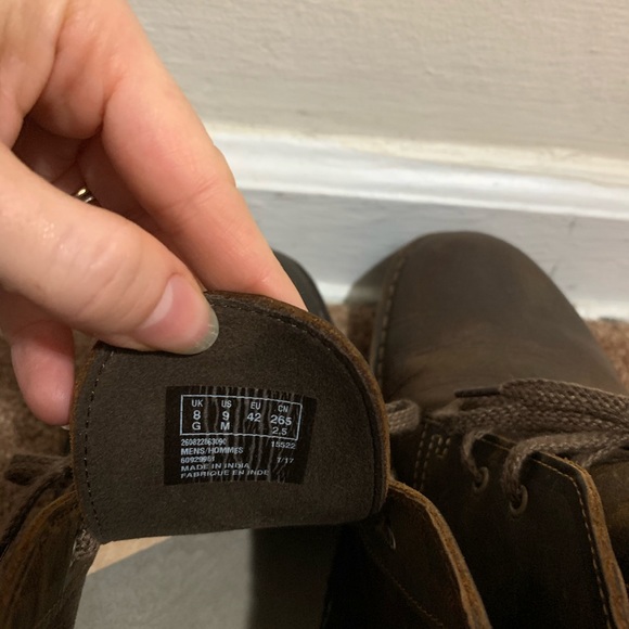 Clark’s brown suede ankle boots (men) - Picture 6 of 8